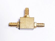 Réz "T" elosztó - 5mm-es csatlakozással Réz "T" elosztó - 5mm-es csatlakozással