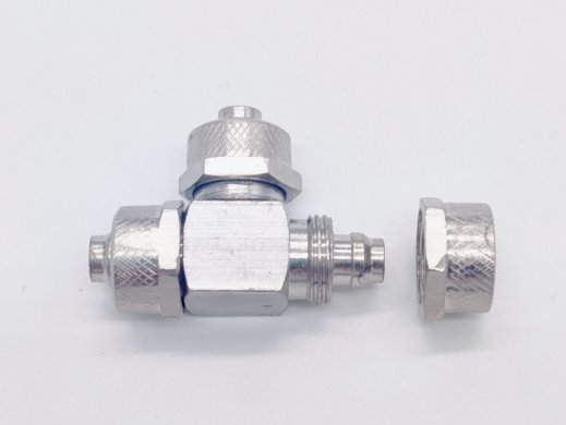 "T" elosztó - csavaros - 6mm-es tömlőhöz